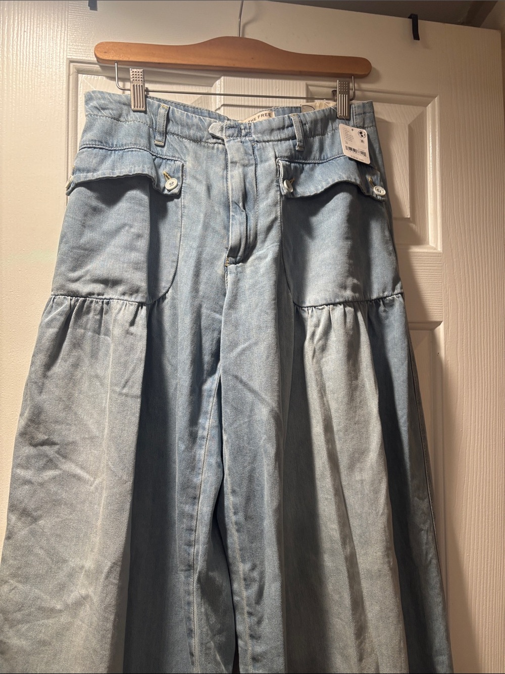 Jeans - Picture 2 of 3